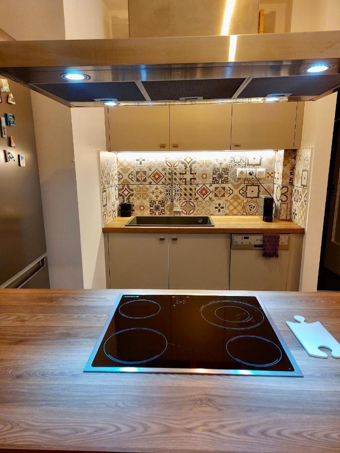 Christina-Anna Athens City Center Walking Distance To Everywhere And Acropolis, In One Of The Most Favorable Locations By National Gardens And Zoo, Hellenic Parliament In Syntagma And Stylish Exquisite Kolonaki Cozy Renovated Apartment Extérieur photo