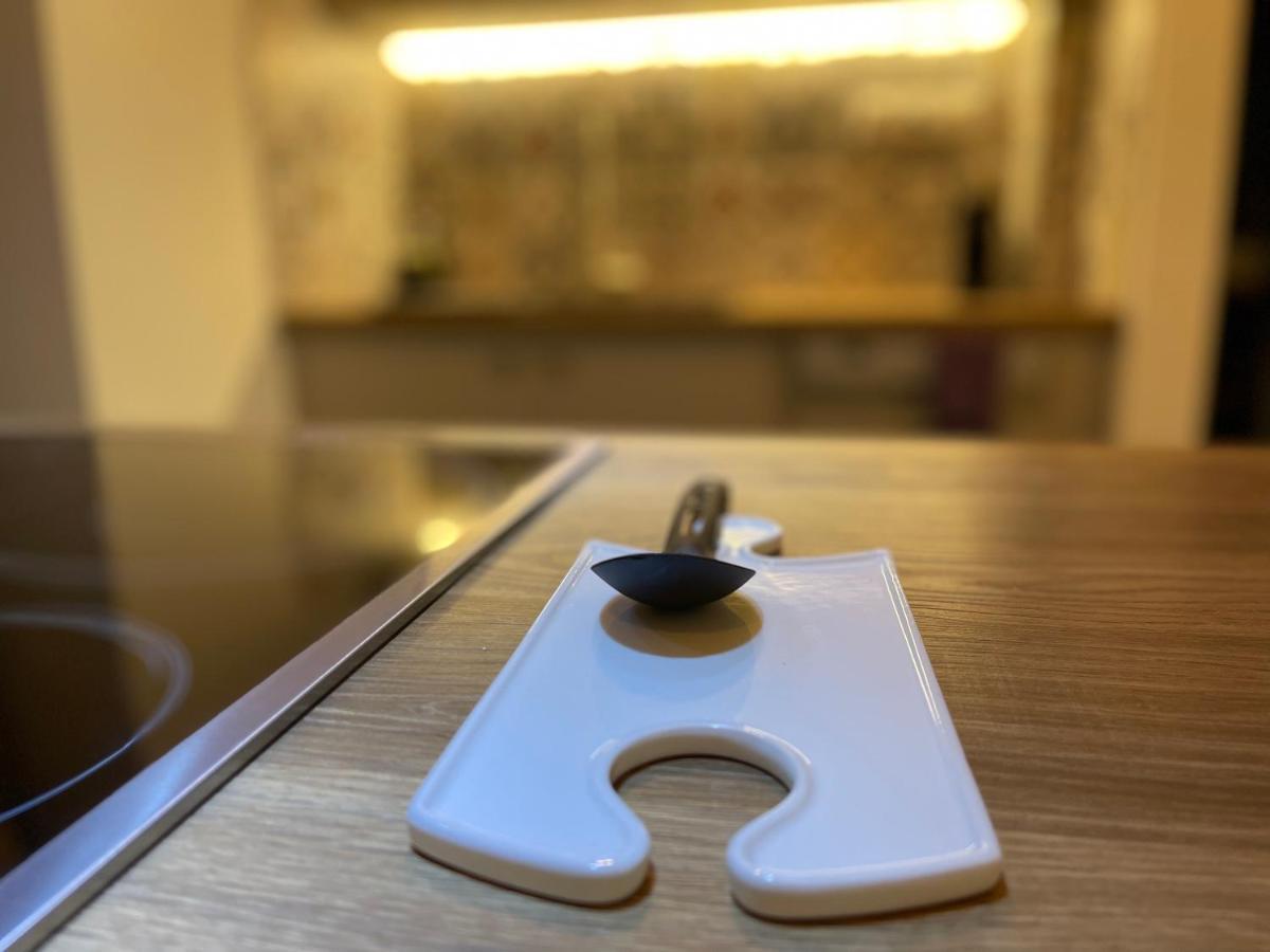 Christina-Anna Athens City Center Walking Distance To Everywhere And Acropolis, In One Of The Most Favorable Locations By National Gardens And Zoo, Hellenic Parliament In Syntagma And Stylish Exquisite Kolonaki Cozy Renovated Apartment Extérieur photo